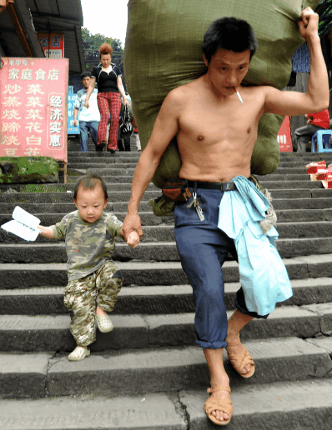 父亲节，“棒棒”父亲收到了儿子的礼物